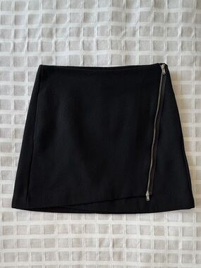 Gap Black Wool Wrap Skirt with zipper closure, fully lined & Pockets!